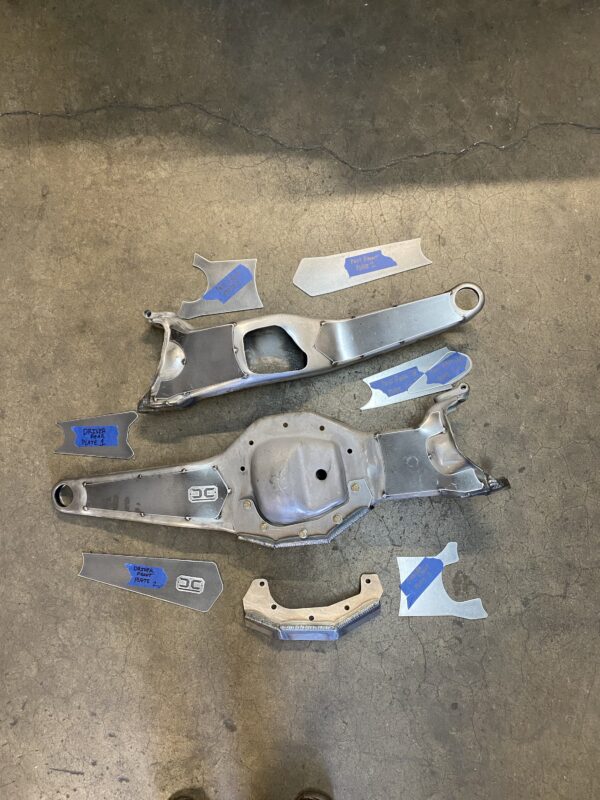 DANA 35 “SUIT AND TIE” PLATE KIT - Image 2